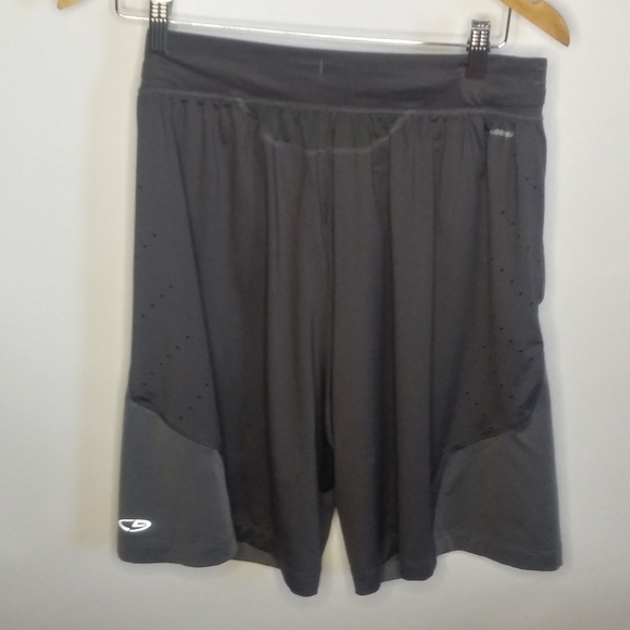 Champion duo dry with pockets shorts Sz Med - Picture 5 of 6
